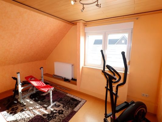 weiteres Zimmer im Dachgeschoss