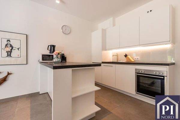 Vollständig eingerichtete Küche 