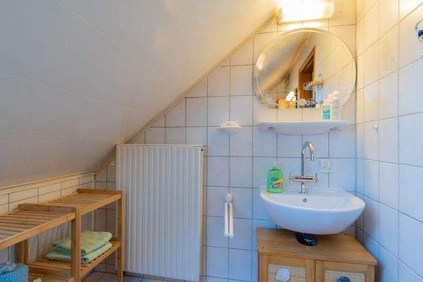 Detail Waschbecken im Dachgeschoss