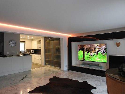 Großzügiges Wohnzimmer 