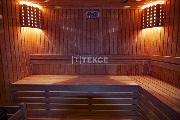 Seafront Home in a Complex with a Pool in Mahmutlar Alanya