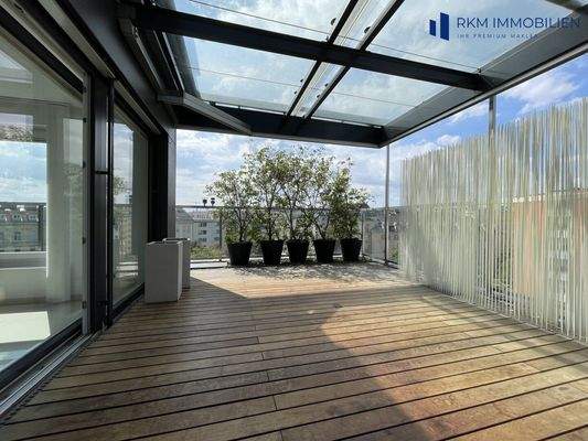 Untere Terrasse bei der Küche