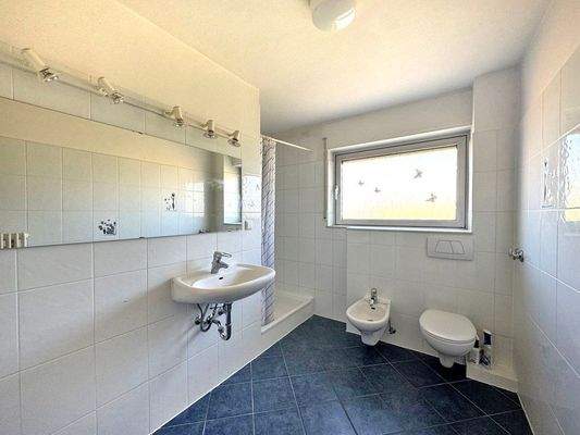 Tageslichtbad mit Dusche