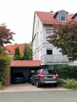 3 Carport mit Eingang zur Wohnung