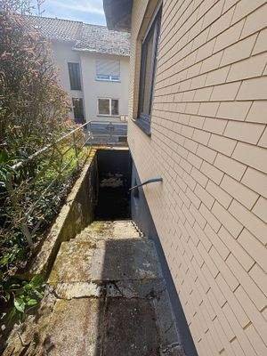 Treppe von Terasse zum Keller..jpg