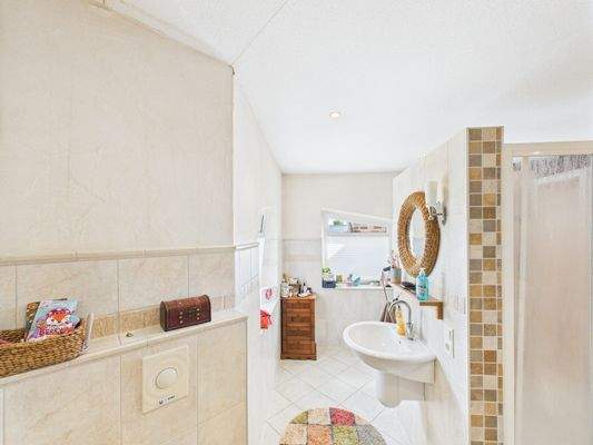 CAM03784G0-PR0075-STILL042