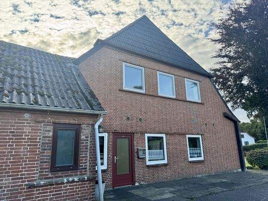 Seitenansicht / Auffahrt 