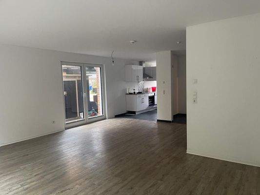 Geräumiges Wohnzimmer