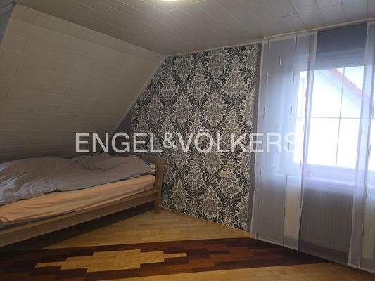 Großes Schlafzimmer im DG