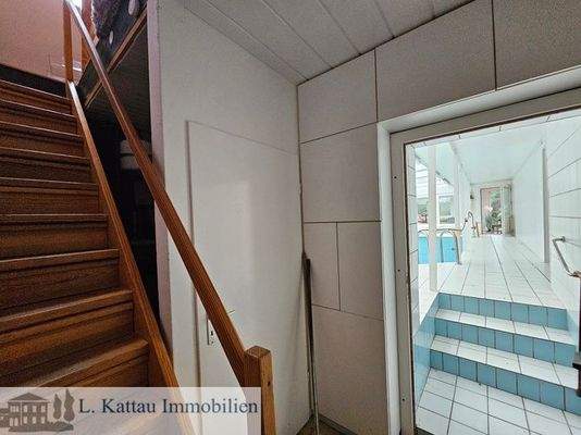 2. weiterer Treppenaufgang ins Obergeschoss