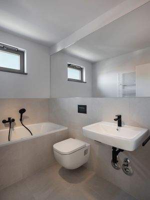Modernes Badezimmer