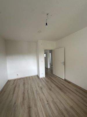 Schlafzimmer Blick zum Flur