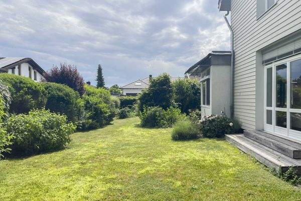 Gartenseite vorm Wohnzimmer