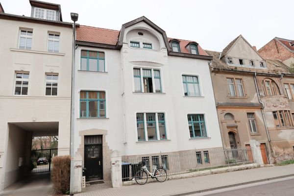 Haus Straßenseitig links