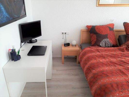 Schlafzimmer möbliert II