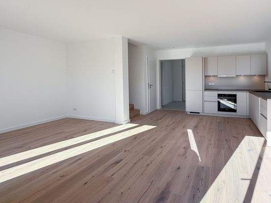 4. Blick von der Terrasse in den Wohnbereich.jpg