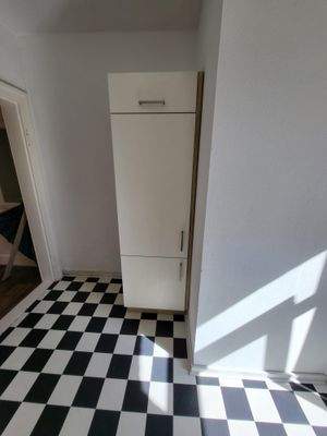 Küchenschrank und Boden