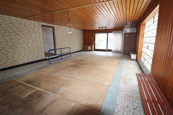 16 - Abstellraum - ehemaliger Pool