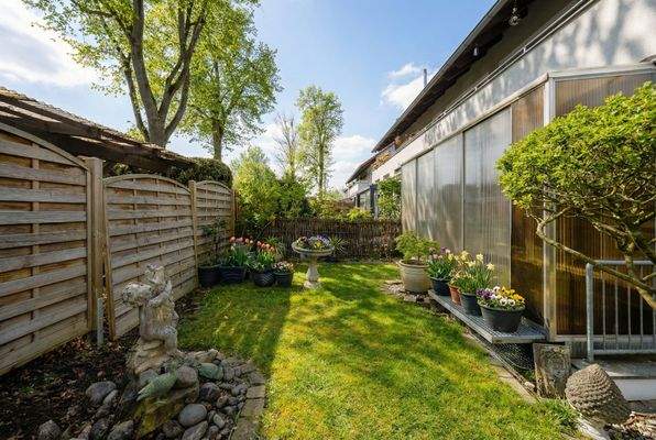 Grünfläche (im Sommer)