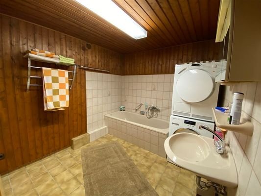 KG_Bad mit Wanne