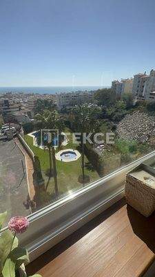 4-Bedroom Apartment in Arroyo de la Miel Benalmádena
