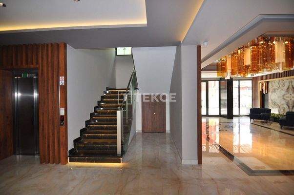 Seafront Home in a Complex with a Pool in Mahmutlar Alanya