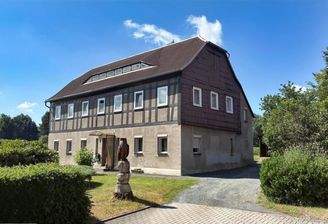 Front- und Seitenansicht