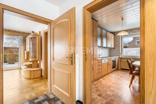 Wohnzimmer & Küche EG