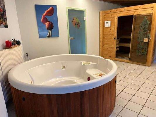 Whirlpool mit Sauna