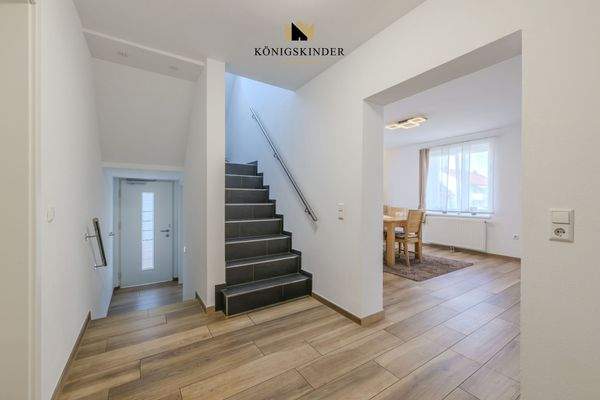 Harmonischer Übergang vom Erdgeschoss in die privaten Räume des Obergeschosses.