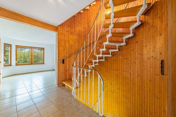 Flur mit Blick zum Essbereich