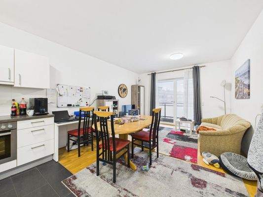 CAM04191G0-PR0071-STILL007