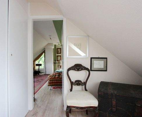 Blick in ein Zimmer OG