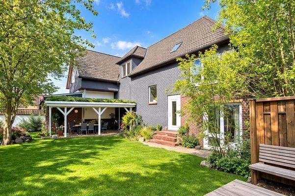 Rückansicht mit Garten