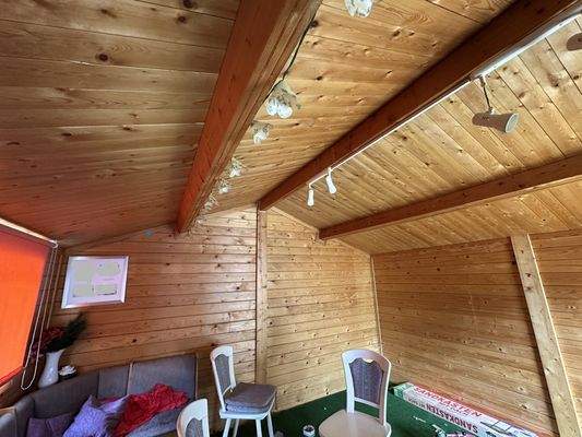 9 Gartenhaus Innen.jpg