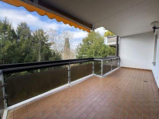 Riesiger Balkon mit Blick ins Grüne