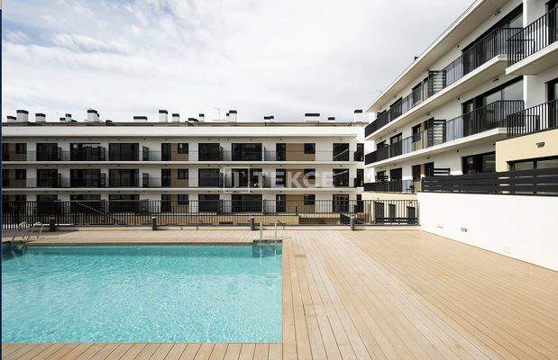 Apartments in a Complex Close to Transportation in Terrassa