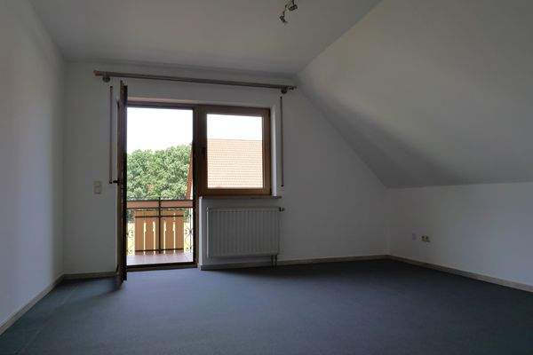 Zimmer 3 Obergeschoss mit Balkonzugang