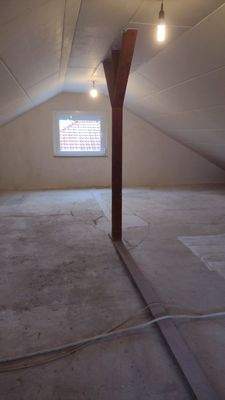 viel Platz zum Ausbauen im DG