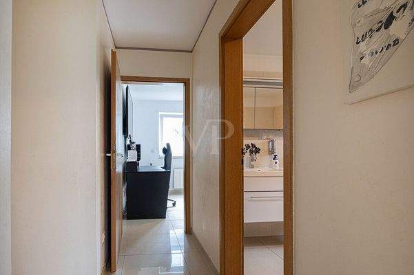 Flur mit Blick Zimmer 2