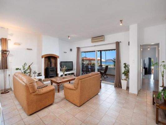 Kreta, Elounda: Villa mit Pool und atemberaubendem Meerblick auf die Bucht zu verkaufen