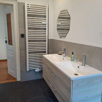 Doppelwaschbecken - Duschbad