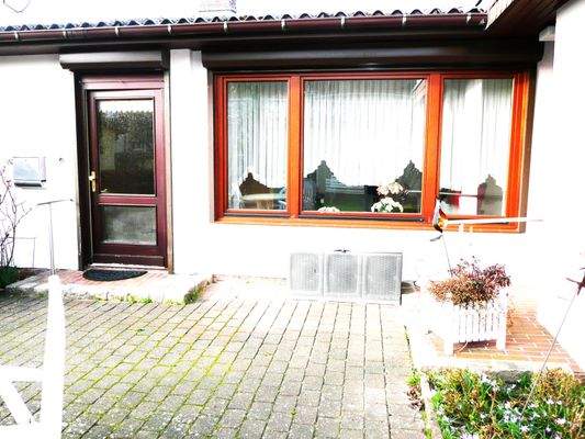 Hauseingang elektr.Rollläden 