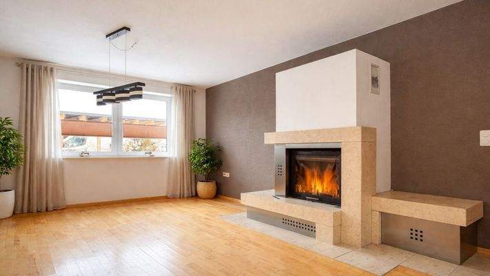 Gemütlicher Wohnbereich mit Kamin