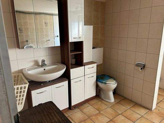 Sanitärbereich im Keller