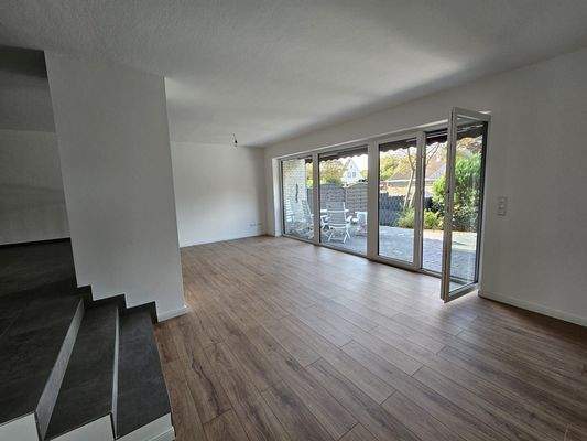 Wohn- und Esszimmer (1).jpg