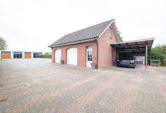 Außenansicht Garage Gewerbefläche