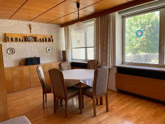 Esszimmer mit Austritt auf die Dachterrasse 