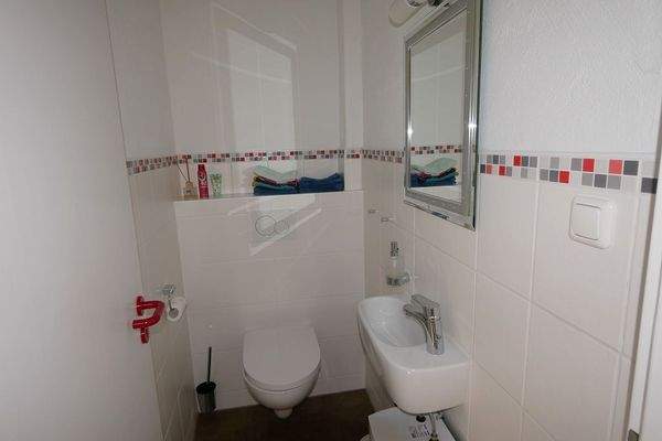 weiteres Gäste-WC im EG