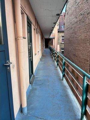 Laubengang zu den Wohnungen